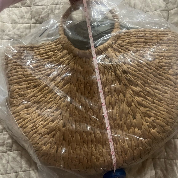 NWT! Victoria secret Half moon straw beach tote - Picture 7 of 10